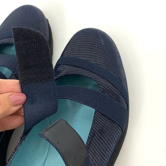 Thierry Rabotin Navy Blue & Black Mary Jane Wedge Heel Strappy Shoes Size 40 - Picture 9 of 12